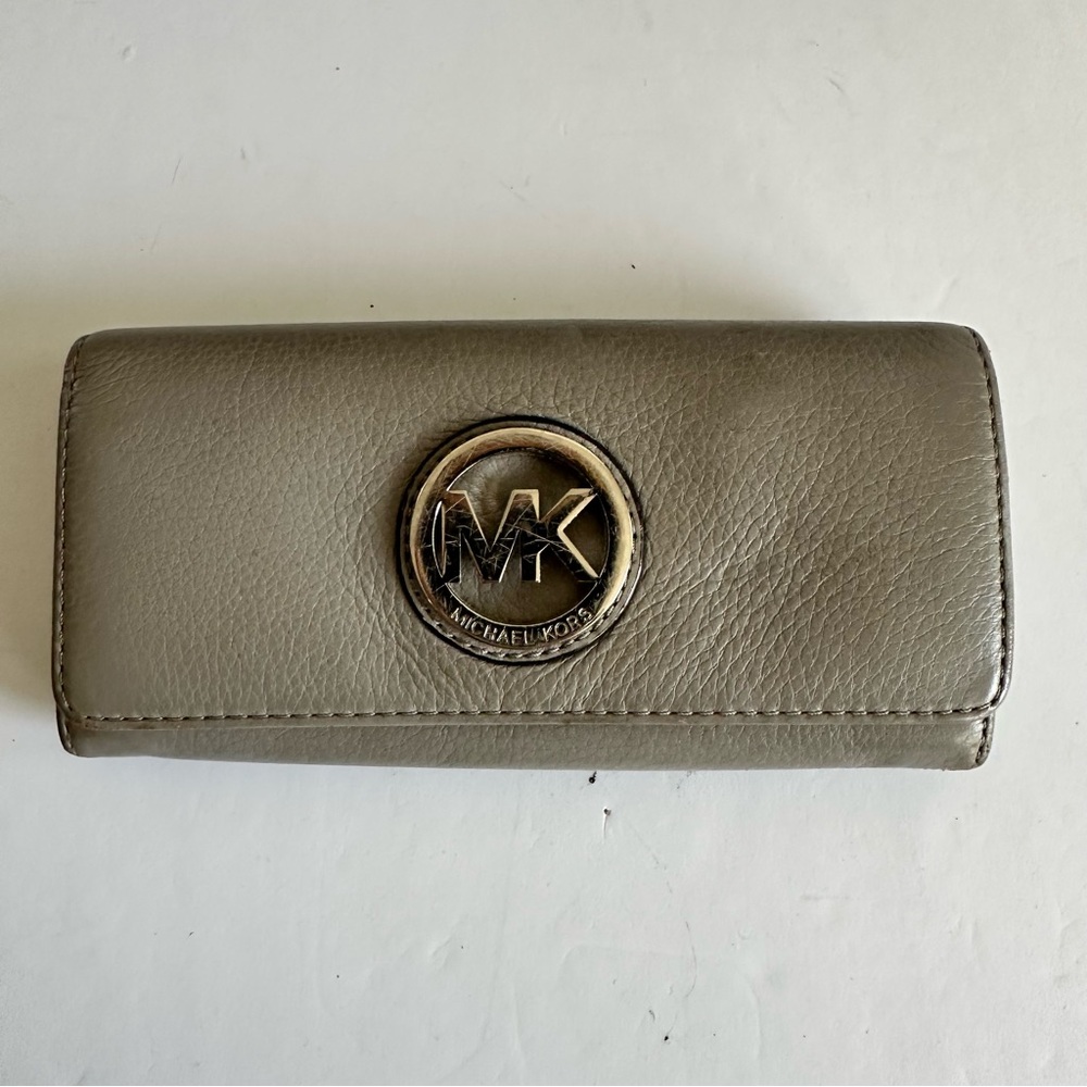 Michael Kors Pebbled Leather Tote & Wallet Set Taupe Gray - Picture 4 of 12